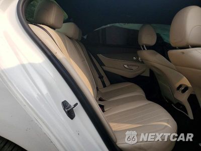 Zdjęcie 10 z 13 samochodu: 2017 MERCEDES-BENZ E 300 4MATIC VIN:WDDZF4KB2HA031743 - miniatura