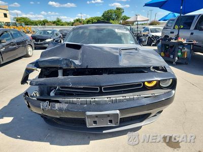 Piąte zdjęcie samochodu w środku: 2017 DODGE CHALLENGER SXT VIN:2C3CDZAG0HH626127 - miniatura