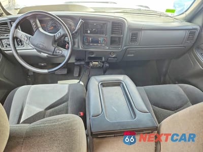 Zdjęcie 8 z 12 samochodu: 2005 CHEVROLET SILVERADO K3500 VIN:1GCJK33275F960255 - miniatura