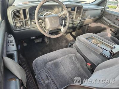 Zdjęcie 8 z 12 samochodu: 2001 CHEVROLET SILVERADO C1500 VIN:2GCEC19T611168215 - miniatura
