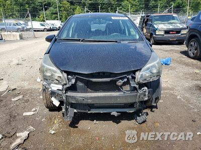 Piąte zdjęcie samochodu w środku: 2015 TOYOTA YARIS 5-DOOR SE VIN:VNKKTUD39FA032287 - miniatura