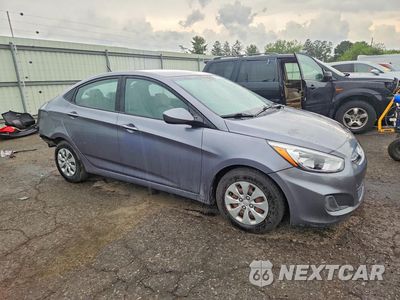 Czwarte zdjęcie samochodu z boku: 2017 HYUNDAI ACCENT SE VIN:KMHCT4AE9HU313084 - miniatura
