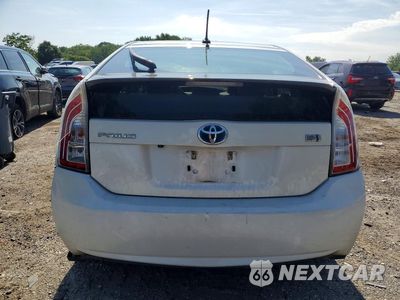 Zdjęcie 6 z 12 samochodu: 2013 TOYOTA PRIUS FOUR VIN:JTDKN3DU7D5551575 - miniatura