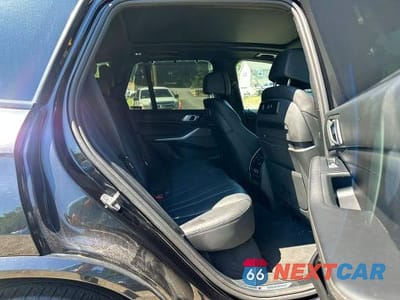 Zdjęcie 7 z 10 samochodu: 2019 BMW X5 XDRIVE50I VIN:5UXJU2C58KLN67195 - miniatura