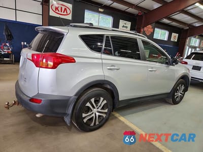 Trzecie zdjęcie samochodu z tyłu: 2013 TOYOTA RAV4 LE VIN:JTMBFREV6D5012534 - miniatura