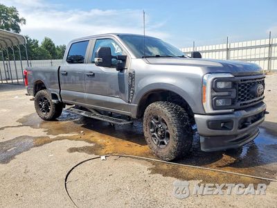 Czwarte zdjęcie samochodu z boku: 2023 FORD F250 SUPER DUTY VIN:1FT8W2BA1PEC08792 - miniatura