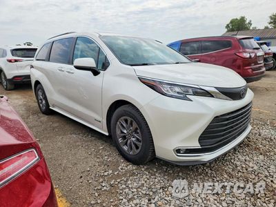 Czwarte zdjęcie samochodu z boku: 2021 TOYOTA SIENNA XLE VIN:5TDJRKEC2MS016986 - miniatura