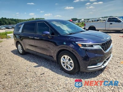 Czwarte zdjęcie samochodu z boku: 2022 KIA CARNIVAL LX VIN:KNDNB4H3XN6136338 - miniatura