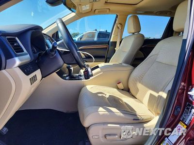 Zdjęcie 7 z 13 samochodu: 2019 TOYOTA HIGHLANDER LIMITED VIN:5TDYZRFH2KS351180 - miniatura