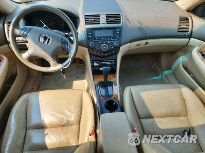 Zdjęcie 8 z 12 samochodu: 2005 HONDA ACCORD EX VIN:1HGCM56805A038231 - miniatura