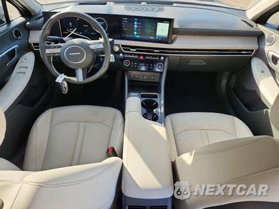 Zdjęcie 8 z 12 samochodu: 2025 HYUNDAI SONATA HYBRID LIMITED VIN:KMHL54JJ3SA128710 - miniatura