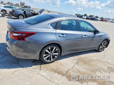 Trzecie zdjęcie samochodu z tyłu: 2017 NISSAN ALTIMA 2.5 SR VIN:1N4AL3AP9HC495078 - miniatura