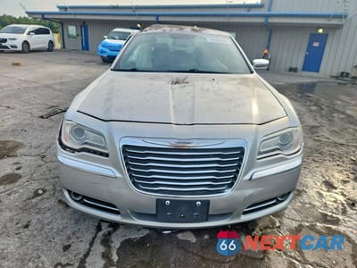 Piąte zdjęcie samochodu w środku: 2012 CHRYSLER 300 LIMITED VIN:2C3CCACG7CH199443 - miniatura