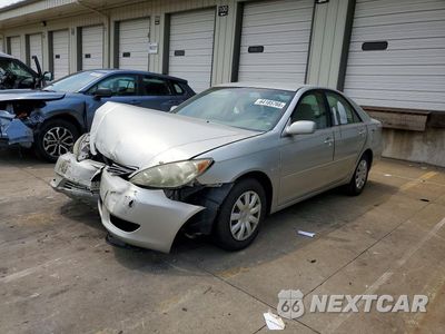2005 TOYOTA CAMRY LE 4T1BE32K75U957103 - główne zdjęcie licytacji z USA - miniatura