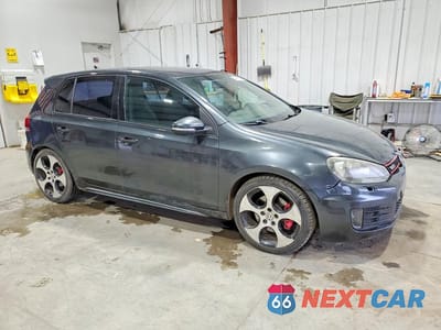 Czwarte zdjęcie samochodu z boku: 2010 VOLKSWAGEN GTI VIN:WVWHV7AJXAW151933 - miniatura