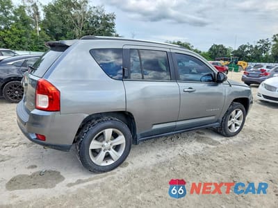 Trzecie zdjęcie samochodu z tyłu: 2013 JEEP COMPASS LATITUDE VIN:1C4NJCEB3DD196982 - miniatura