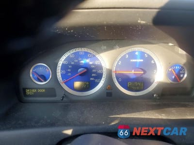 Zdjęcie 9 z 12 samochodu: 2005 VOLVO S60 R VIN:YV1RH527752449768 - miniatura