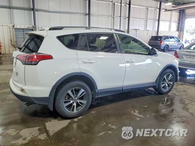 Trzecie zdjęcie samochodu z tyłu: 2017 TOYOTA RAV4 XLE VIN:JTMRFREV6HJ163434 - miniatura