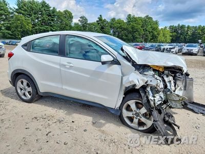 Czwarte zdjęcie samochodu z boku: 2020 HONDA HR-V LX VIN:3CZRU6H3XLM723170 - miniatura