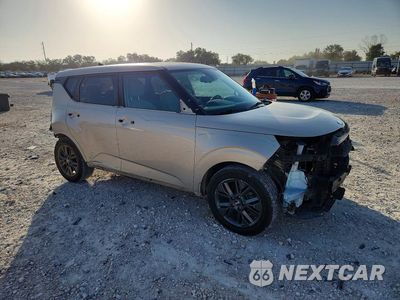Czwarte zdjęcie samochodu z boku: 2020 KIA SOUL EX VIN:KNDJ33AU2L7013942 - miniatura