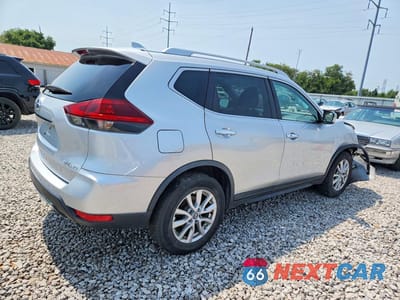 Trzecie zdjęcie samochodu z tyłu: 2018 NISSAN ROGUE SV VIN:KNMAT2MV5JP523195 - miniatura