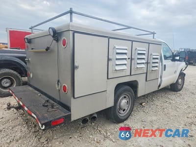 Trzecie zdjęcie samochodu z tyłu: 2011 FORD F350 SUPER DUTY VIN:1FDRF3AT7BEB05345 - miniatura