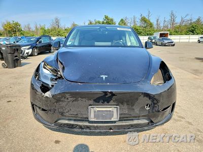 Piąte zdjęcie samochodu w środku: 2023 TESLA MODEL Y VIN:7SAYGAEE2PF921269 - miniatura