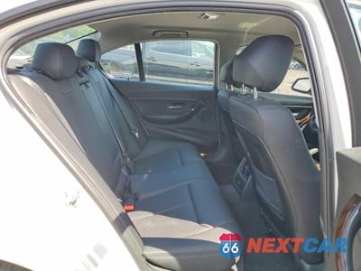 Zdjęcie 10 z 12 samochodu: 2015 BMW 3ER XI SULEV VIN:WBA3B5G59FNS18422 - miniatura