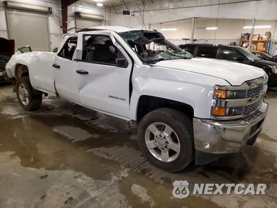 Czwarte zdjęcie samochodu z boku: 2019 CHEVROLET SILVERADO K2500 HEAVY DUTY VIN:2GC2KREG0K1243425 - miniatura