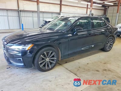 2022 VOLVO S60 B5 MOMENTUM 7JRL12TZ3NG189713 - główne zdjęcie licytacji z USA - miniatura