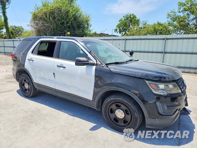 Czwarte zdjęcie samochodu z boku: 2018 FORD EXPLORER POLICE INTERCEPTOR VIN:1FM5K8AR0JGA83669 - miniatura