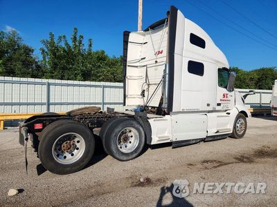 Trzecie zdjęcie samochodu z tyłu: 2020 VOLVO VNL SEMI TRUCK VIN:4V4NC9EJ8LN197434 - miniatura