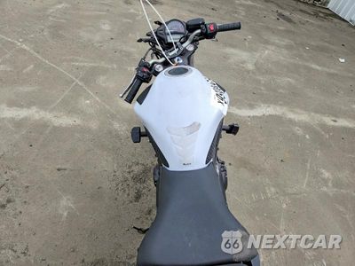 Zdjęcie 6 z 9 samochodu: 2015 KAWASAKI EX650 F VIN:JKAEXEF16FDA22680 - miniatura