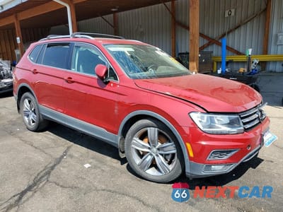 Czwarte zdjęcie samochodu z boku: 2020 VOLKSWAGEN TIGUAN SE VIN:3VV2B7AX4LM145438 - miniatura