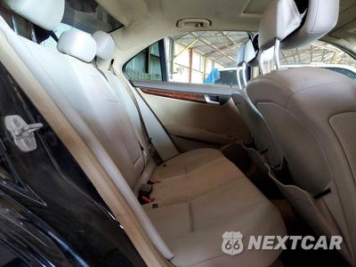 Zdjęcie 10 z 12 samochodu: 2014 MERCEDES-BENZ C 250 VIN:WDDGF4HB4EG252123 - miniatura