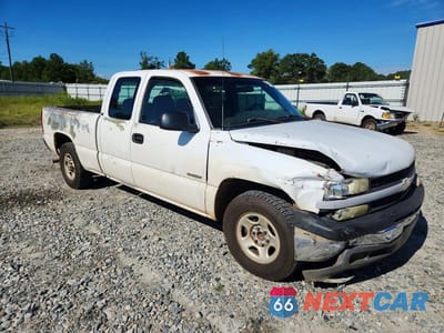 Czwarte zdjęcie samochodu z boku: 2002 CHEVROLET SILVERADO C1500 VIN:2GCEC19W421286565 - miniatura