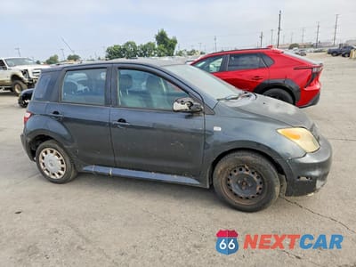 Czwarte zdjęcie samochodu z boku: 2006 SCION XA BASE VIN:JTKKT624X60145017 - miniatura
