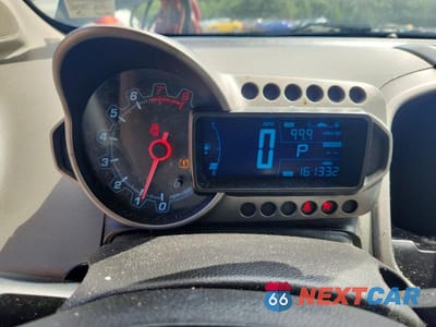 Zdjęcie 9 z 13 samochodu: 2015 CHEVROLET SONIC LT VIN:1G1JC6SH1F4114987 - miniatura