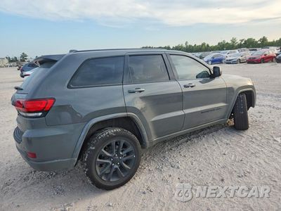 Trzecie zdjęcie samochodu z tyłu: 2020 JEEP GRAND CHEROKEE LAREDO VIN:1C4RJEAG4LC152976 - miniatura