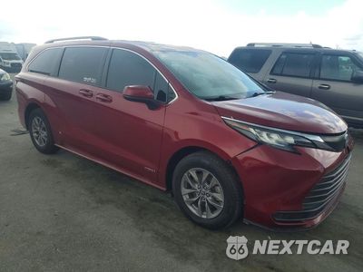 Czwarte zdjęcie samochodu z boku: 2021 TOYOTA SIENNA LE VIN:5TDBRKEC3MS008349 - miniatura
