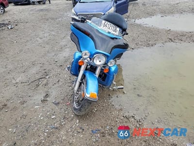 Piąte zdjęcie samochodu w środku: 2011 HARLEY-DAVIDSON FLHTCU VIN:1HD1FC413BB632813 - miniatura