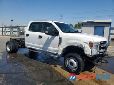 Czwarte zdjęcie samochodu z boku: 2021 FORD F350 SUPER DUTY VIN:1FD8W3H61MEC12020 - miniatura