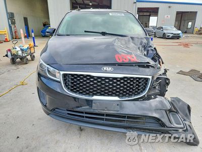 Piąte zdjęcie samochodu w środku: 2017 KIA SEDONA LX VIN:KNDMB5C10H6253910 - miniatura