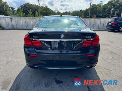 Zdjęcie 6 z 13 samochodu: 2015 BMW 750 XI VIN:WBAYB6C52FD965738 - miniatura