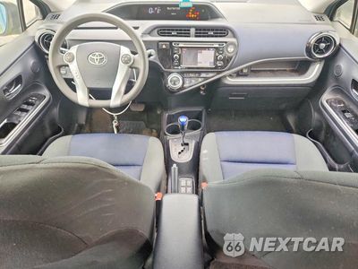 Zdjęcie 8 z 12 samochodu: 2015 TOYOTA PRIUS C THREE VIN:JTDKDTB35F1106064 - miniatura