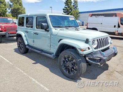 Czwarte zdjęcie samochodu z boku: 2024 JEEP WRANGLER SAHARA 4XE VIN:1C4RJXP67RW116412 - miniatura