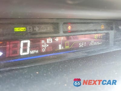 Zdjęcie 9 z 12 samochodu: 2013 TOYOTA PRIUS V TWO VIN:JTDZN3EU2D3257526 - miniatura