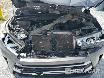 Zdjęcie 12 z 13 samochodu: 2018 TOYOTA HIGHLANDER LE VIN:5TDZARFH2JS040150 - miniatura