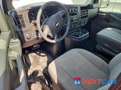 Zdjęcie 9 z 20 samochodu: 2025 CHEVROLET EXPRESS G2500 VIN:1GCWGAFPXS1272147 - miniatura
