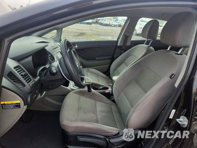 Zdjęcie 7 z 12 samochodu: 2015 KIA FORTE LX VIN:KNAFX4A61F5375663 - miniatura